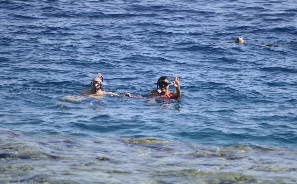 Stella Di Mare Beach Hotel & Spa Sharm el-Sheikh Ngoại thất bức ảnh Snorkeling in the Red Sea